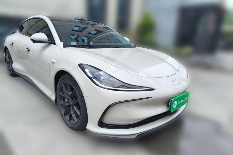 Used IM L6 2024 Max Standard Edition Front Right 45 Deg