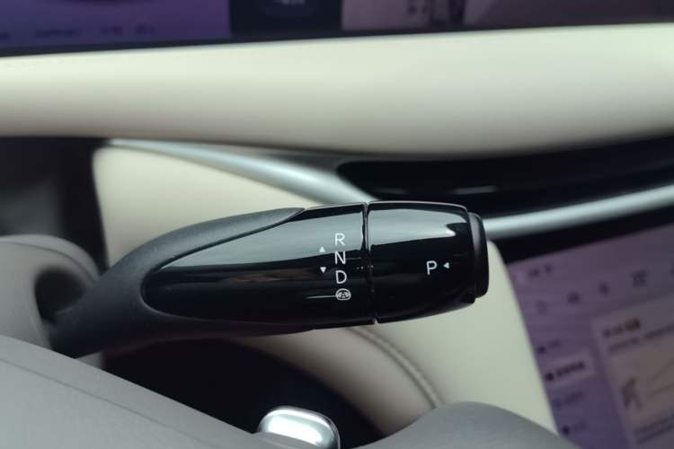 Used IM L6 2024 Max Standard Edition Gear Lever