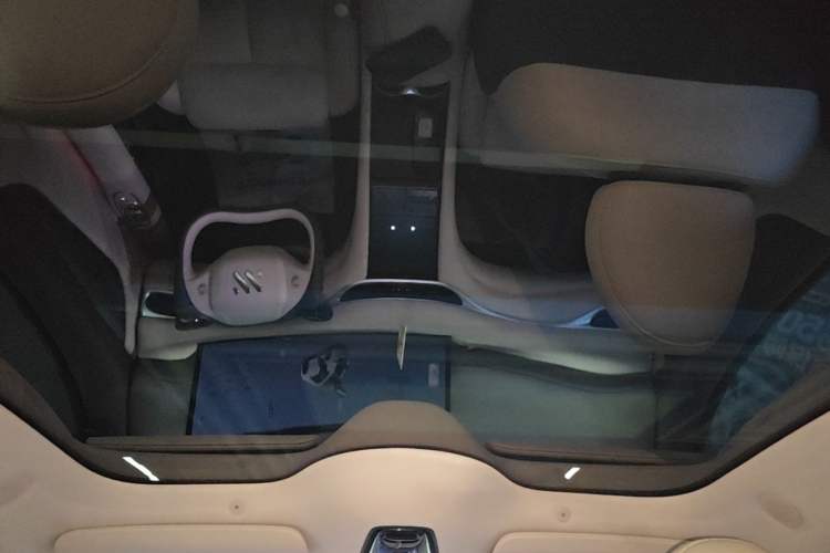 Used IM L6 2024 Max Standard Edition Headliner