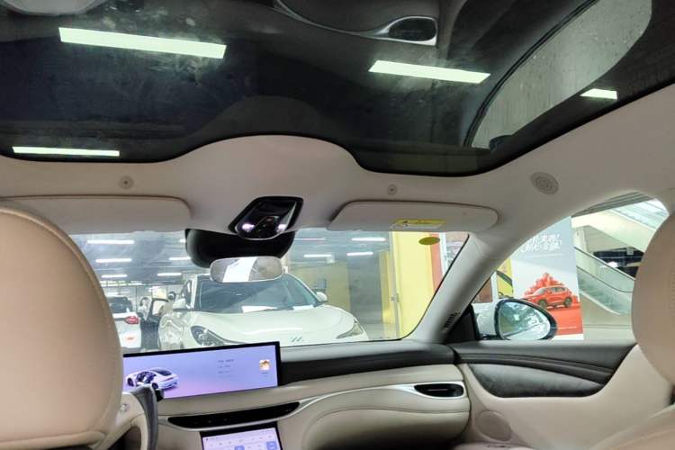Used IM L6 2024 Max Standard Edition Headliner