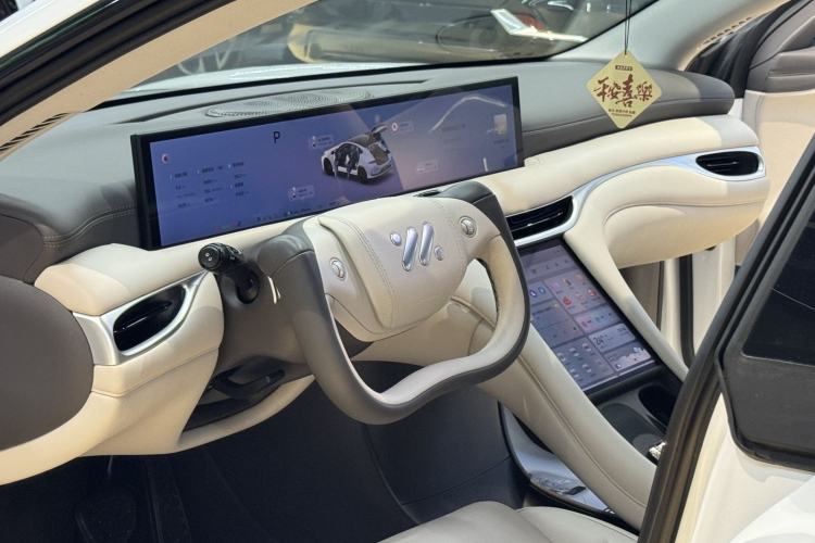 Used IM L6 2024 Max Standard Edition Interior 2