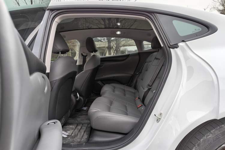 Used IM L6 2024 Max Standard Edition Interior 3