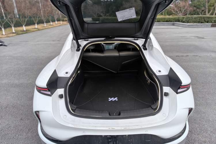 Used IM L6 2024 Max Standard Edition Interior 7