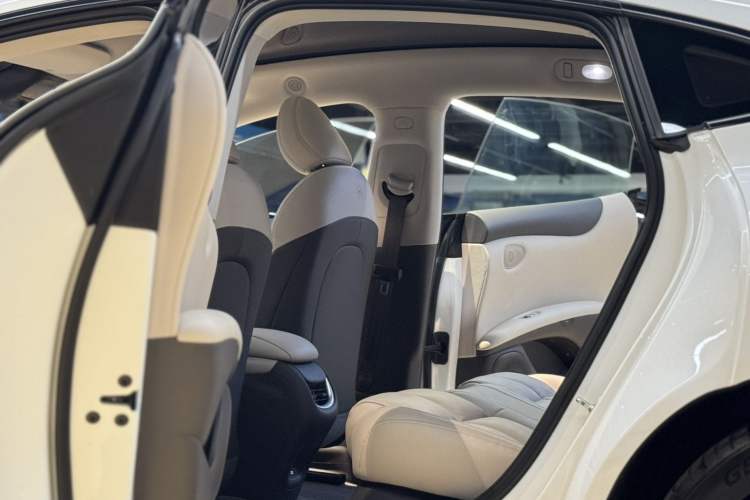Used IM L6 2024 Max Standard Edition Interior 8