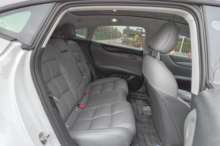 Used IM L6 2024 Max Standard Edition Interior 9