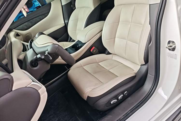 Used IM L6 2024 Max Standard Edition Left Front Seat