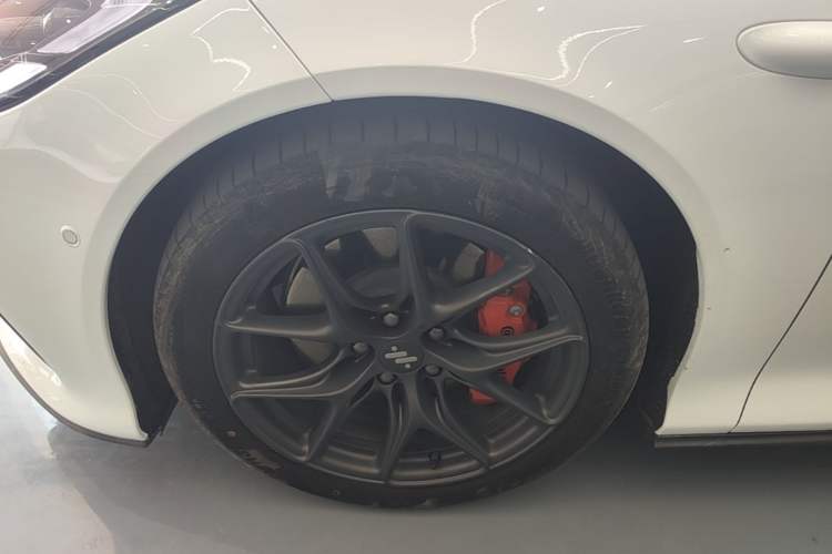 Used IM L6 2024 Max Standard Edition Left Front Wheel Hub