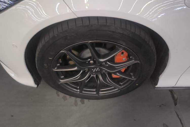 Used IM L6 2024 Max Standard Edition Left Front Wheel Hub