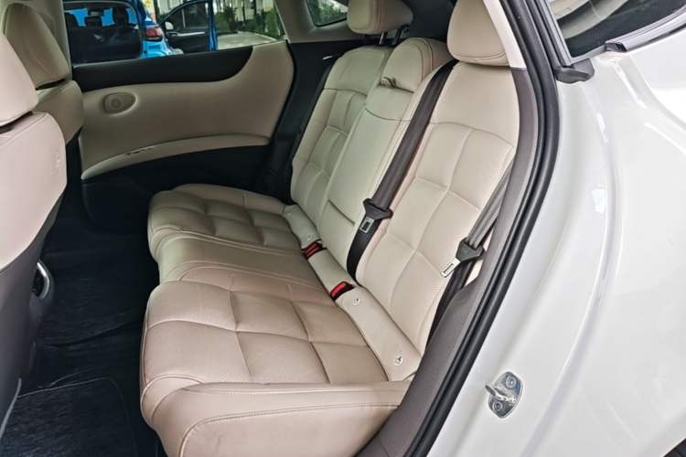 Used IM L6 2024 Max Standard Edition Left Rear Seat