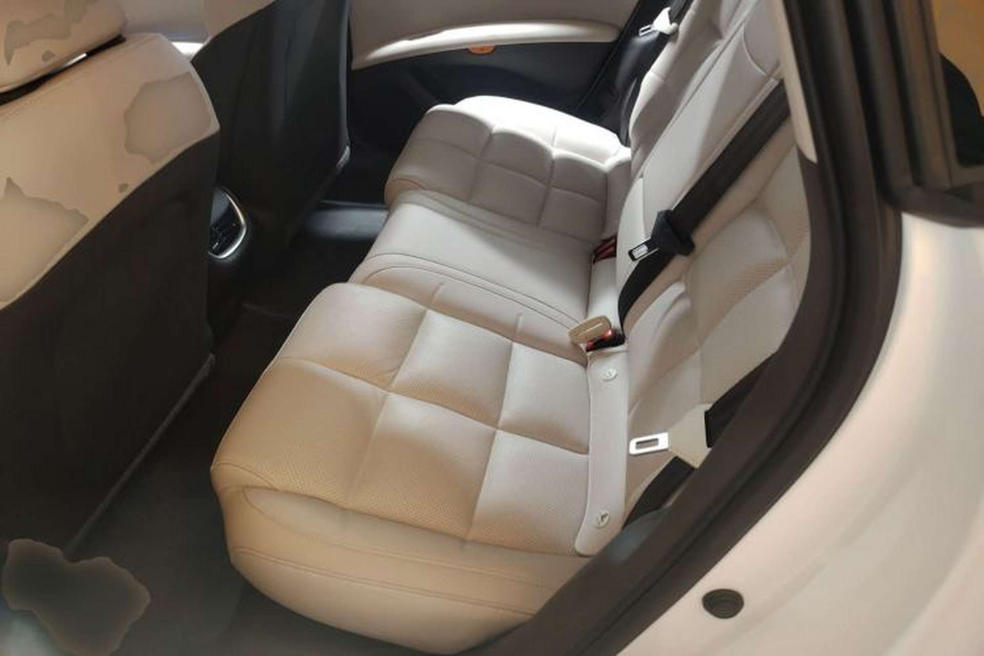 Used IM L6 2024 Max Long-Range Version Left Rear Seat