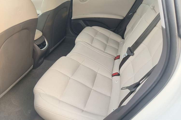 Used IM L6 2024 Max Standard Edition Left Rear Seat
