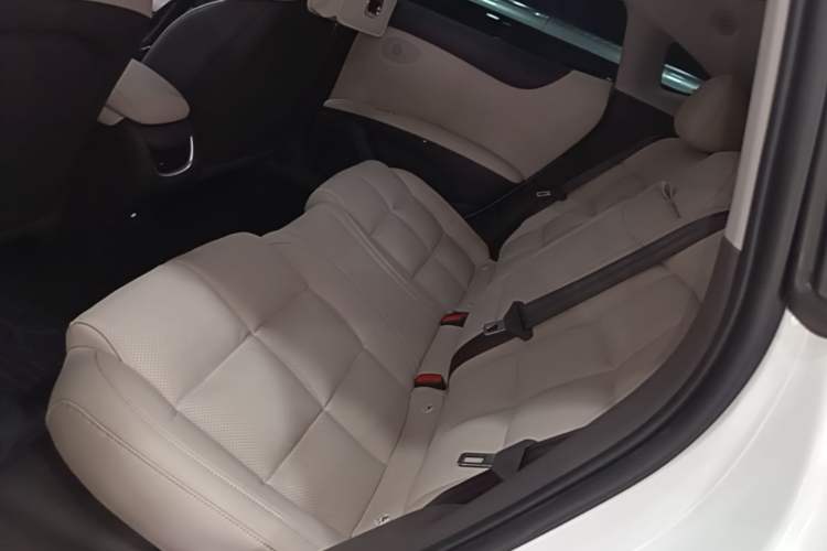 Used IM L6 2024 Max Standard Edition Left Rear Seat