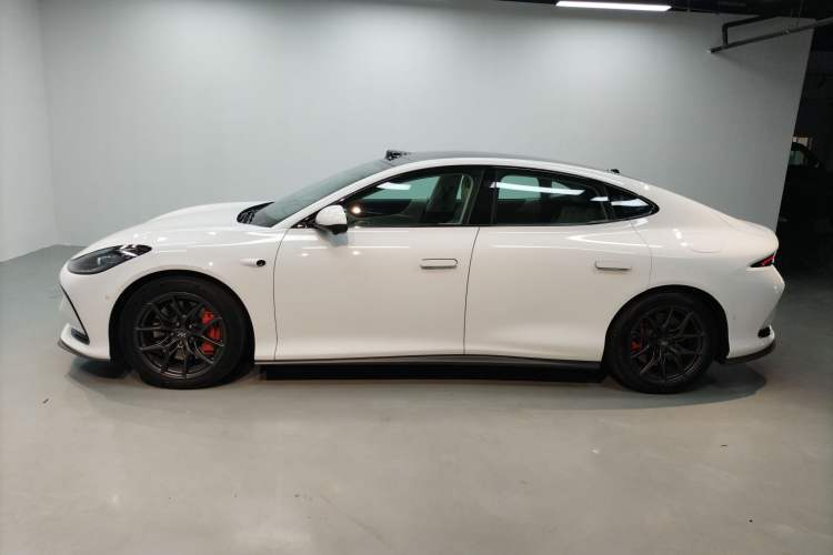 Used IM L6 2024 Max Standard Edition Left Side