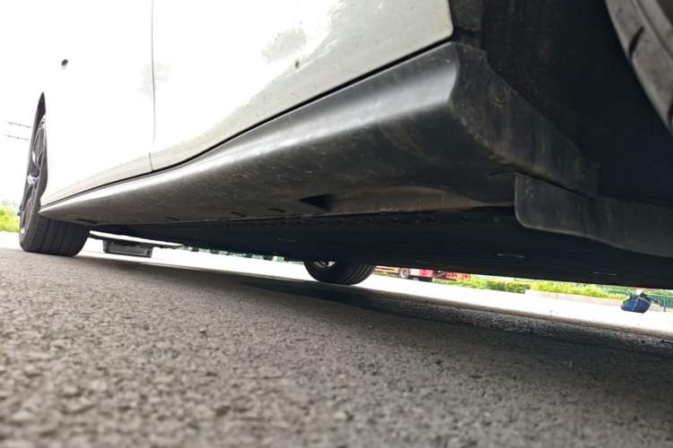 Used IM L6 2024 Max Standard Edition Left Side Sill
