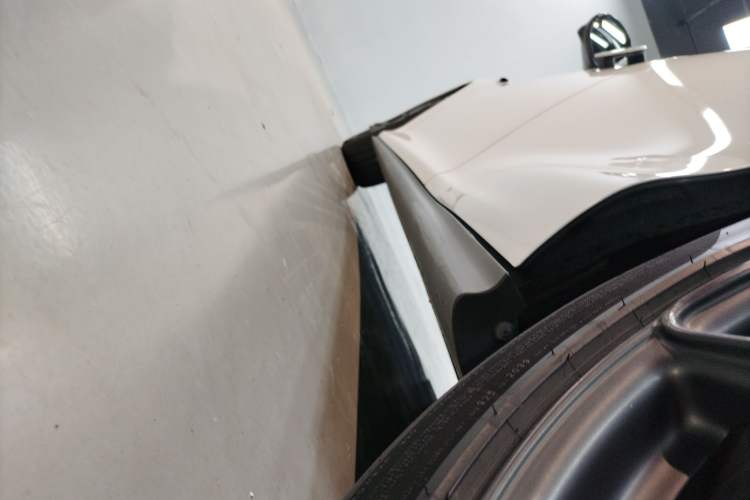 Used IM L6 2024 Max Standard Edition Left Side Sill