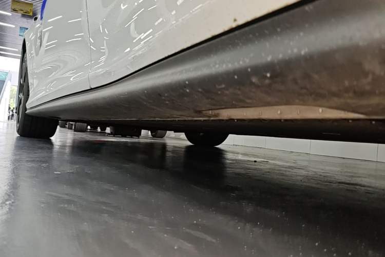 Used IM L6 2024 Max Standard Edition Left Side Sill