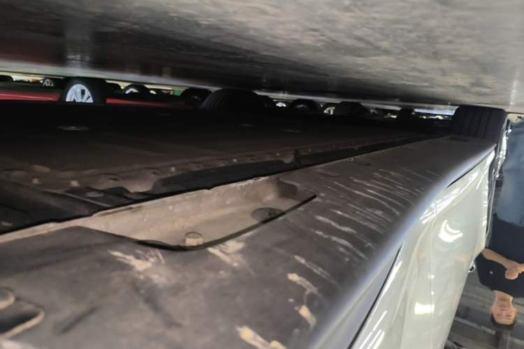 Used IM L6 2024 Max Standard Edition Left Side Sill