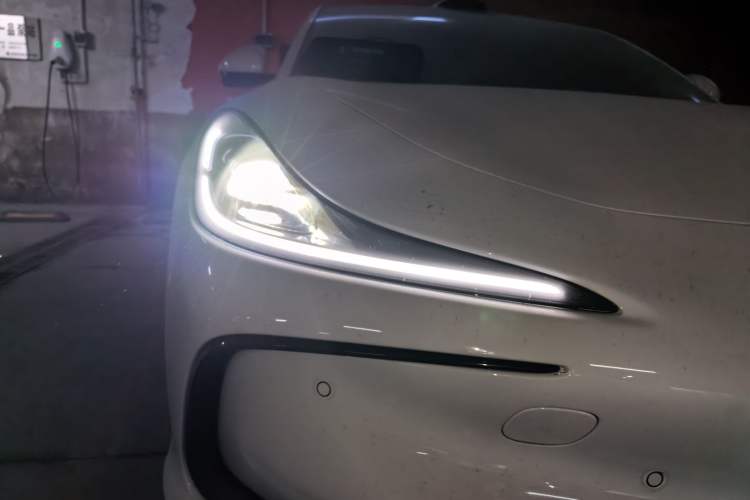Used IM L6 2024 Max Standard Edition Right Front Headlight