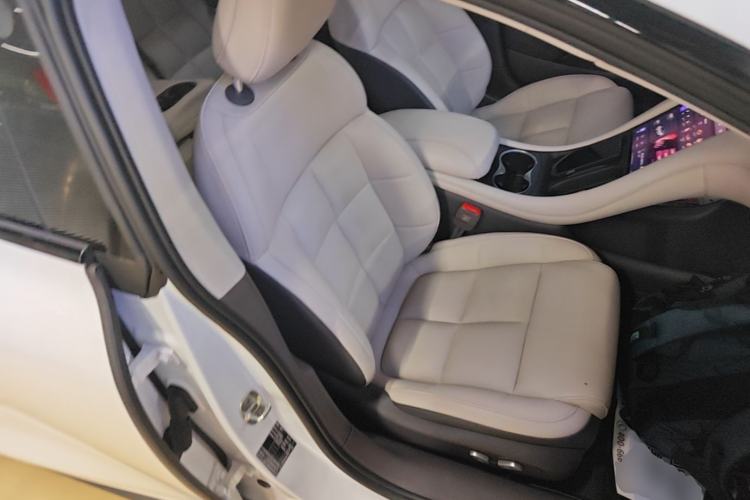Used IM L6 2024 Max Standard Edition Right Front Seat