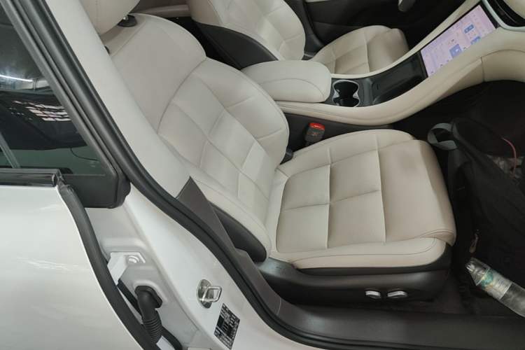 Used IM L6 2024 Max Standard Edition Right Front Seat