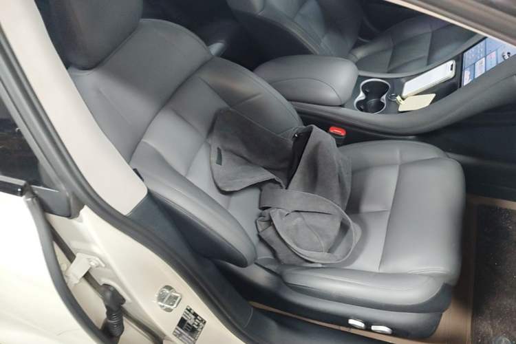 Used IM L6 2024 Max Standard Edition Right Front Seat