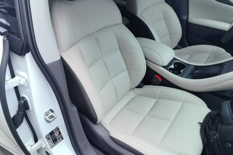 Used IM L6 2024 Max Standard Edition Right Front Seat