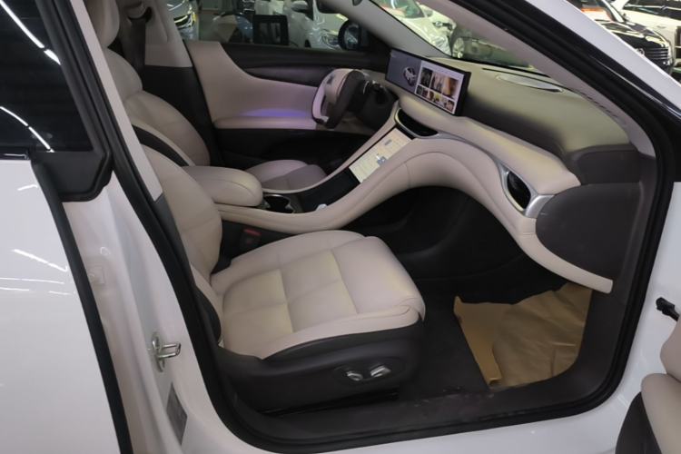 Used IM L6 2024 Max Standard Edition Right Front Seat
