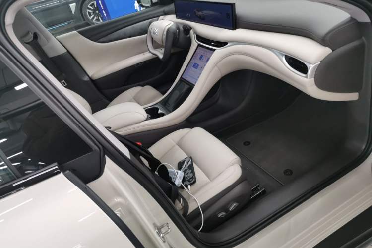 Used IM L6 2024 Max Standard Edition Right Front Seat