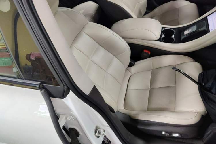 Used IM L6 2024 Max Standard Edition Right Front Seat