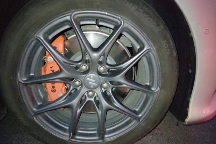 Used IM L6 2024 Max Standard Edition Right Front Wheel Hub