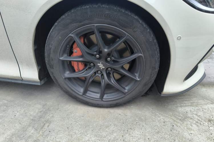 Used IM L6 2024 Max Standard Edition Right Front Wheel Hub