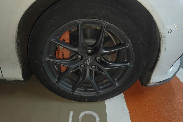 Used IM L6 2024 Max Standard Edition Right Front Wheel Hub
