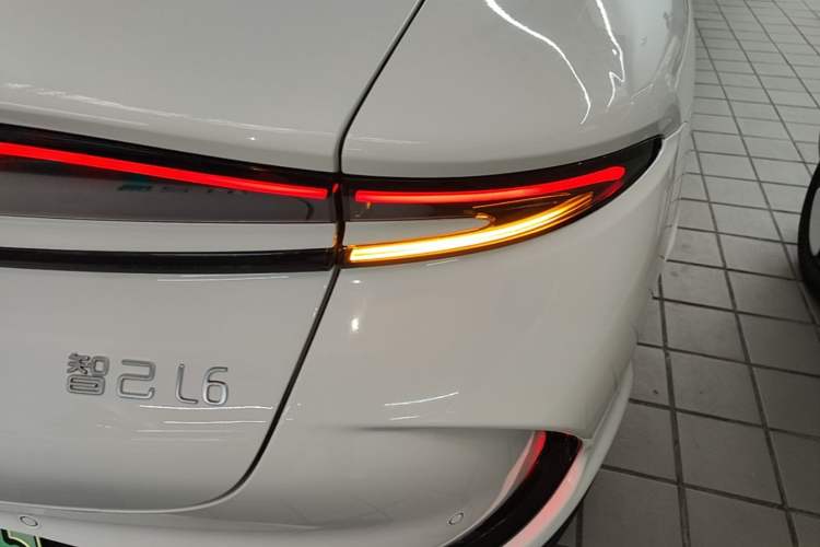 Used IM L6 2024 Max Standard Edition Right Rear Taillight