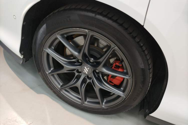 Used IM L6 2024 Max Standard Edition Right Rear Wheel Hub