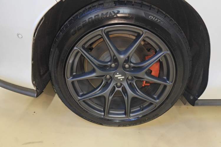 Used IM L6 2024 Max Standard Edition Right Rear Wheel Hub