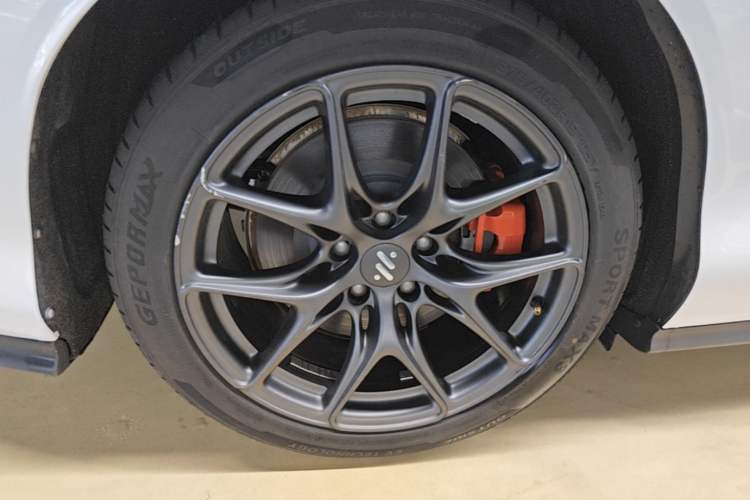 Used IM L6 2024 Max Standard Edition Right Rear Wheel Hub