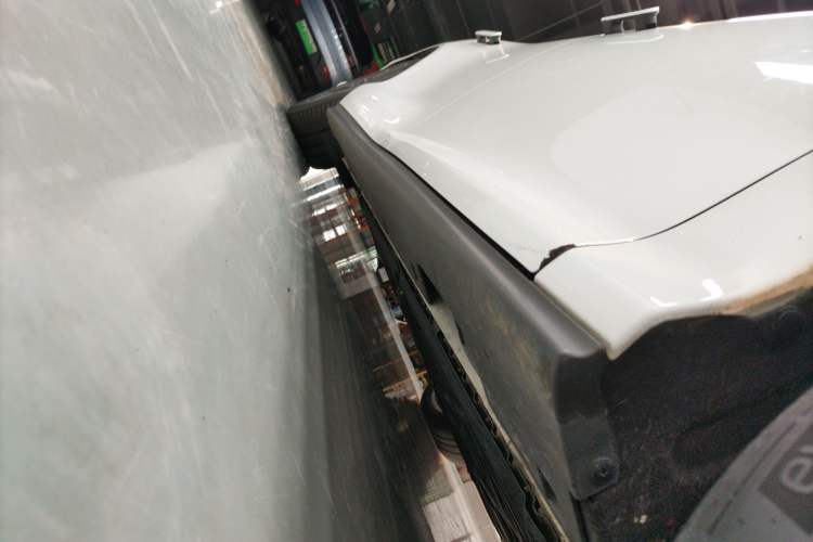 Used IM L6 2024 Max Standard Edition Right Side Sill