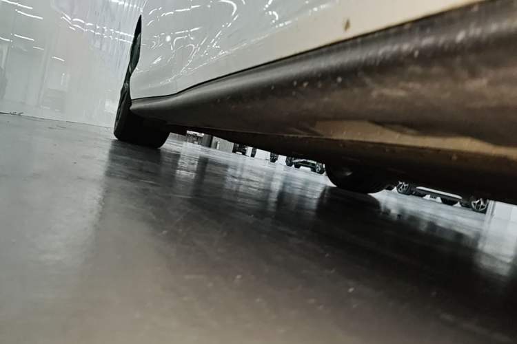 Used IM L6 2024 Max Standard Edition Right Side Sill