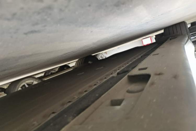 Used IM L6 2024 Max Standard Edition Right Side Sill
