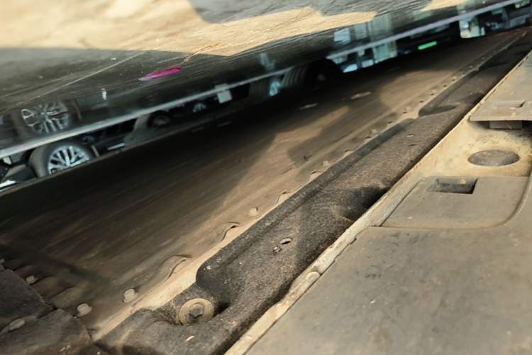 Used IM L6 2024 Max Standard Edition Right Side Sill