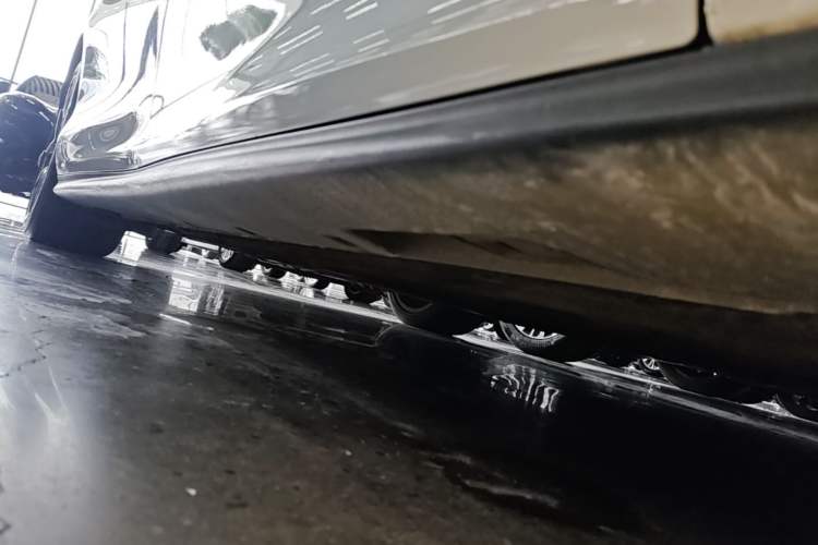 Used IM L6 2024 Max Standard Edition Right Side Sill