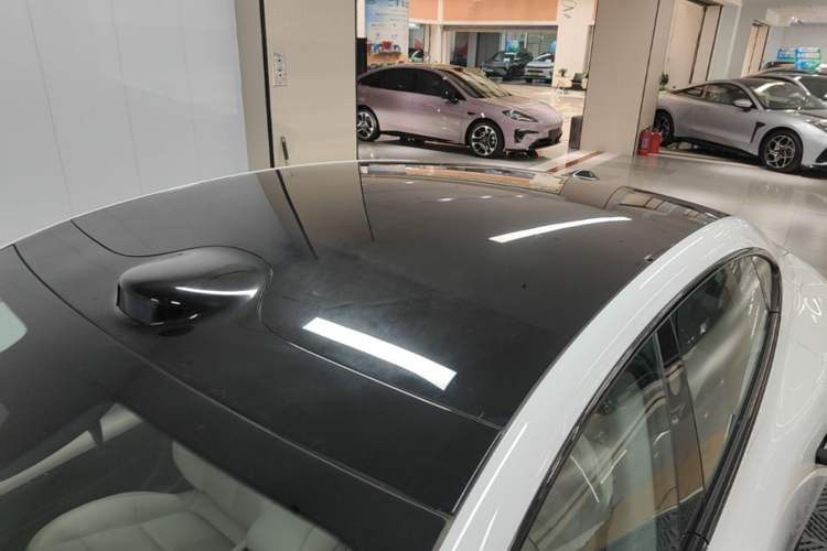 Used IM L6 2024 Max Standard Edition Roof