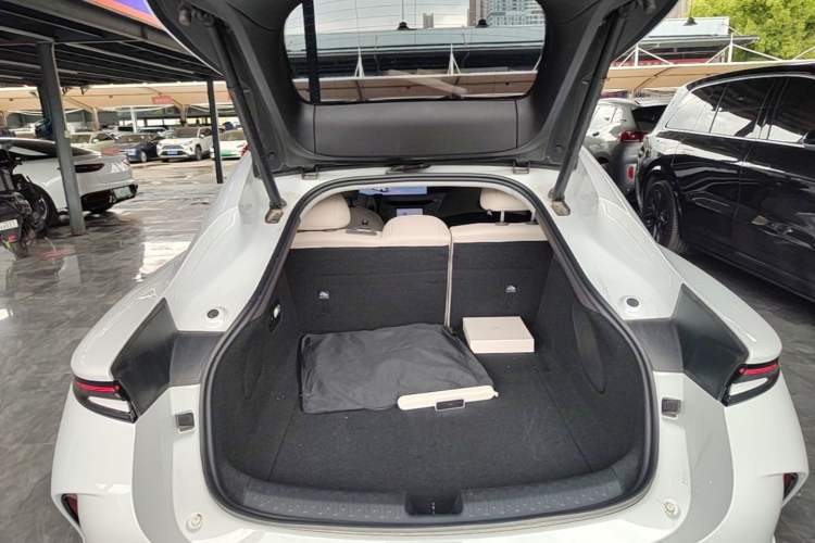 Used IM L6 2024 Max Standard Edition Trunk