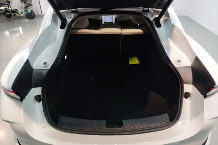 Used IM L6 2024 Max Standard Edition Trunk