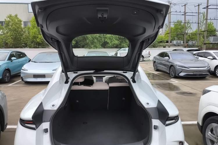 Used IM L6 2024 Max Standard Edition Trunk