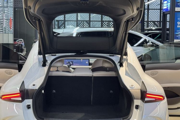 Used IM L6 2024 Max Standard Edition Trunk