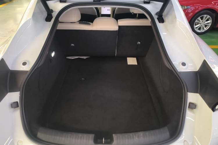 Used IM L6 2024 Max Standard Edition Trunk