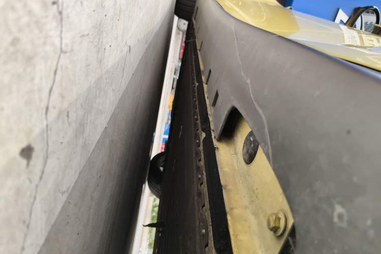 Used IM L6 2024 Max Standard Edition Chassis Rear Left