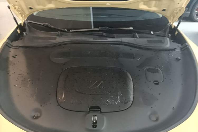 Used IM L6 2024 Max Standard Edition Engine Bay
