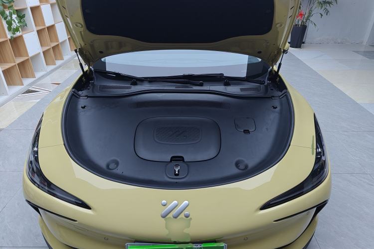 Used IM L6 2024 Max Enhanced Performance Edition Engine Bay
